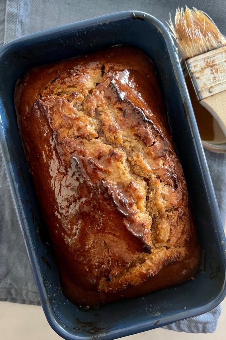 Easy sourdough discard banana bread