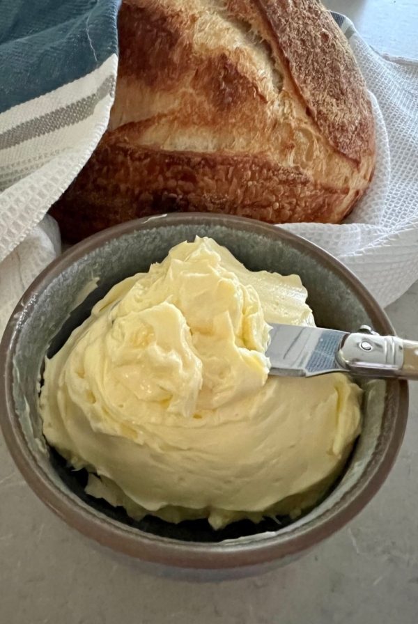 HOW TO MAKE CULTURED BUTTER AT HOME